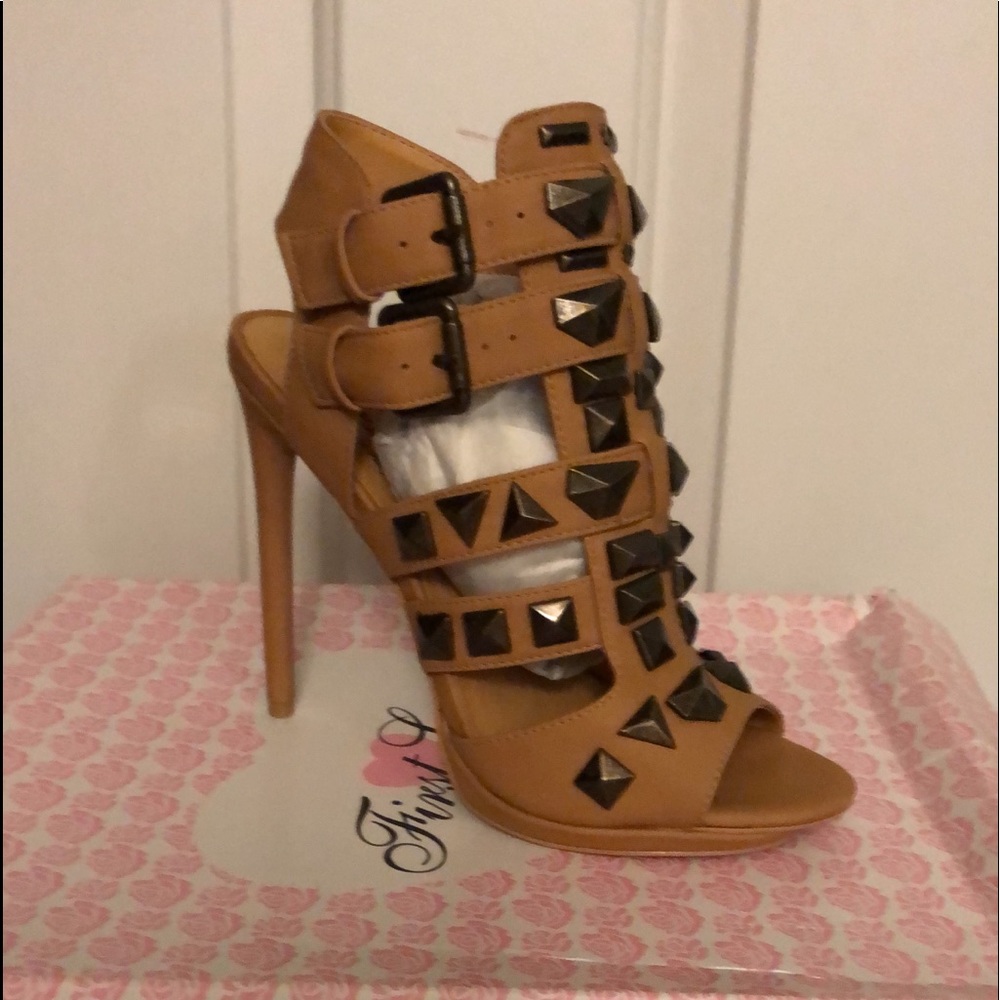 First Love Waverly Nude Shoes 6 1/2